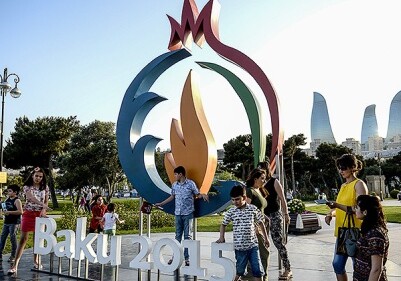 «ПолитКом»: В чем причина травли Азербайджана в западных СМИ?