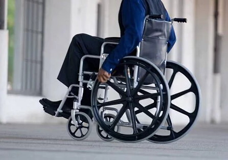 Мужчина в инвалидной коляске ограбил банк в Нью-Йорке
