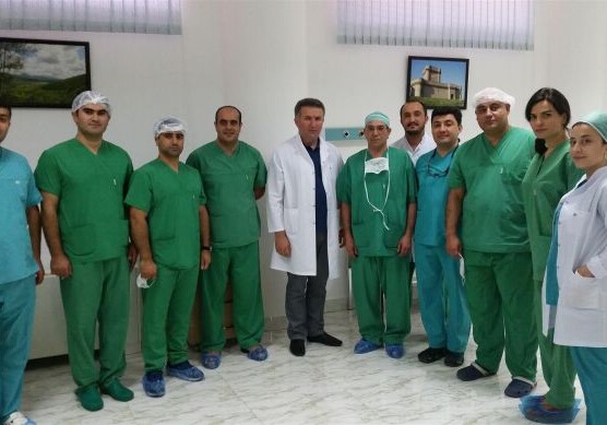 Впервые в Азербайджане проведена трансплантация стволовых клеток (Фото)