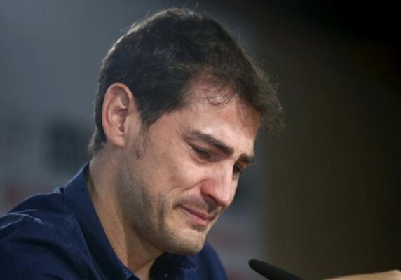 Икер Касильяс расплакался на прощальной пресс-конференции (Видео)