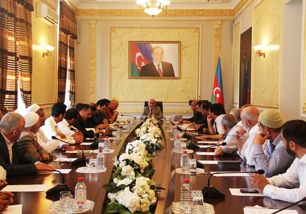18 религиозных общин Азербайджана получили финпомощь