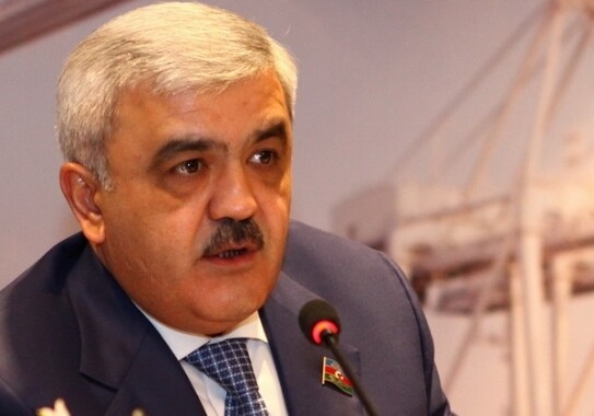 Ровнаг Абдуллаев: Самир Алиев должен остаться главным тренером «Нефтчи»