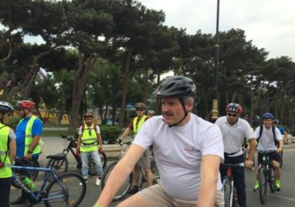 Посол США принял участие в велопробеге в Баку
