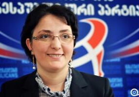 Первая в истории Грузии женщина - министр обороны пройдет курс армейской жизни