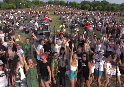 Тысяча музыкантов в Италии исполнили хит Foo Fighters (Видео)