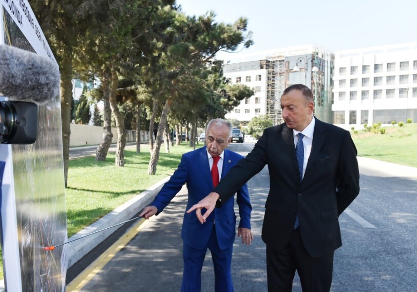 Президент Ильхам Алиев ознакомился с состоянием ряда бакинских улиц (Фото)