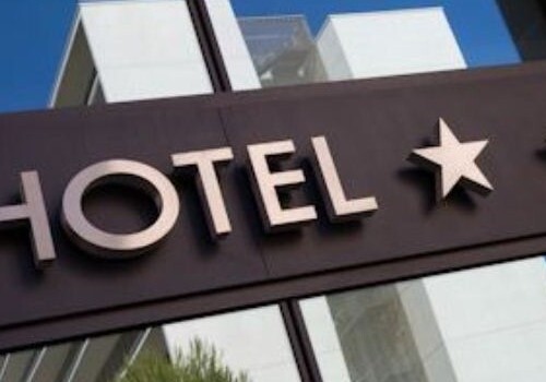 В Азербайджане лицензию получили 332 гостиницы и 284 туркомпании