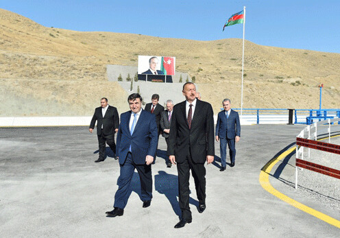 Президент Азербайджана совершает визит в Хызынский и Сиязаньский районы (Фото)