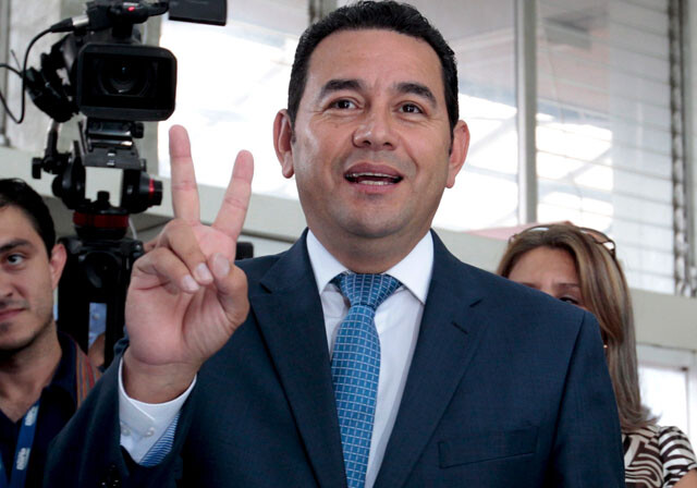 На выборах президента Гватемалы побеждает бывший комедийный актер