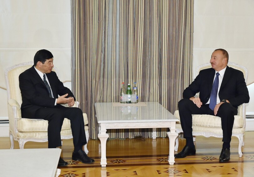 Ильхам Алиев принял генсека Всемирного таможенного союза