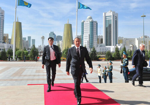 Ильхам Алиев: «В основе сотрудничества тюркоязычных стран лежит общая история, общая культура, этнические корни» (Фото) (Добавлено)