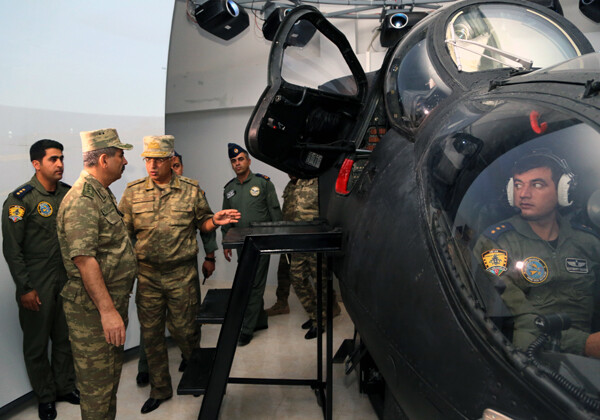 Азербайджанских вертолетчиков будут готовить в новом учебном центре (Фото)