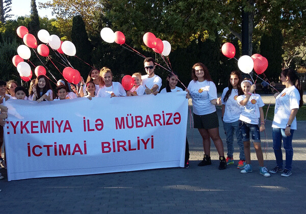 В Баку прошел флешмоб в поддержку детей, больных лейкемией (Фото-Видео)