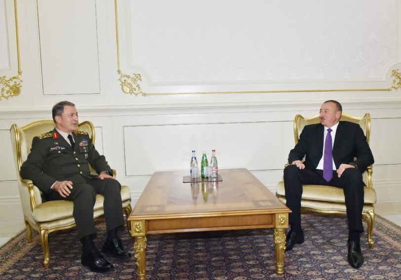 Президент Азербайджана принял начальника Генштаба ВС Турции