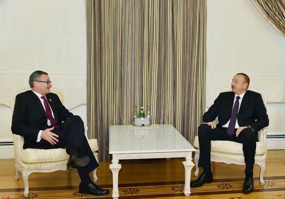Ильхам Алиев принял министра иностранных дел и религий Республики Коста-Рика
