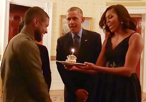 Барак и Мишель Обама спели Ашеру песню Happy Birthday To You (Фото-Видео)