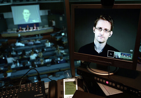 Европарламент потребовал прекратить преследование Сноудена в ЕС