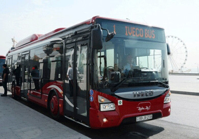 На дорогах Баку появилось еще два автобусных маршрута