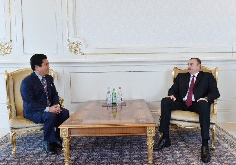 Президент Азербайджана принял послов Кореи и Франции