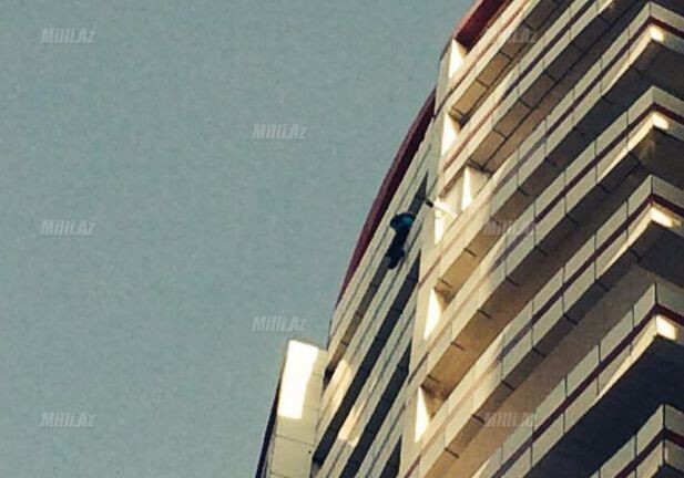 В Баку девушка выбросилась с 19-го этажа (Добавлено-Фото)