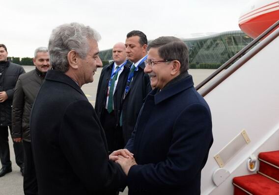 Премьер-министр Турции прибыл в Азербайджан
