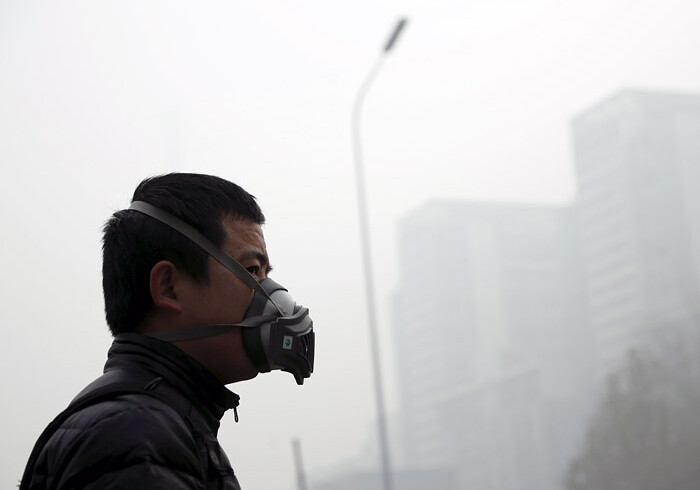 В Пекине объявлен наивысший уровень опасности из-за смога (Фото)