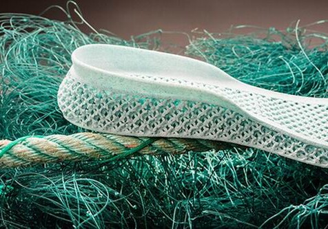 Adidas превратил океанический мусор в кроссовки