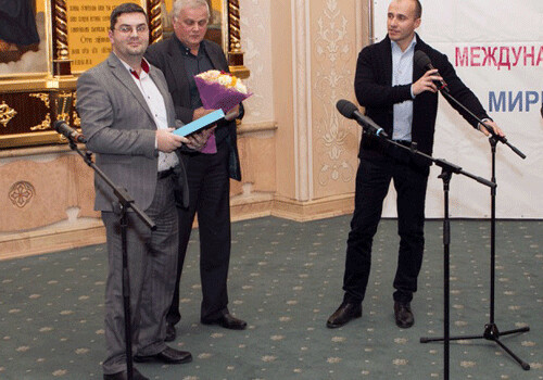 Газете «Каспiй» вручена награда Международного журналистского конкурса (Фото)