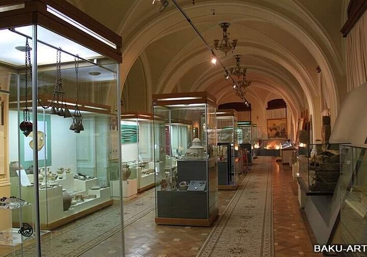 Национальному музею истории Азербайджана подарили античные золотые изделия