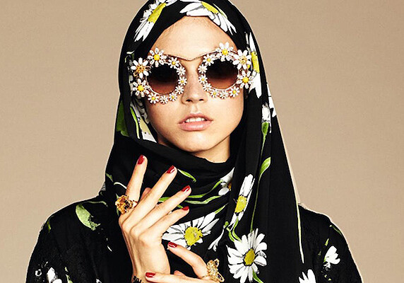 Dolce & Gabbana выпустил коллекцию хиджабов и абай