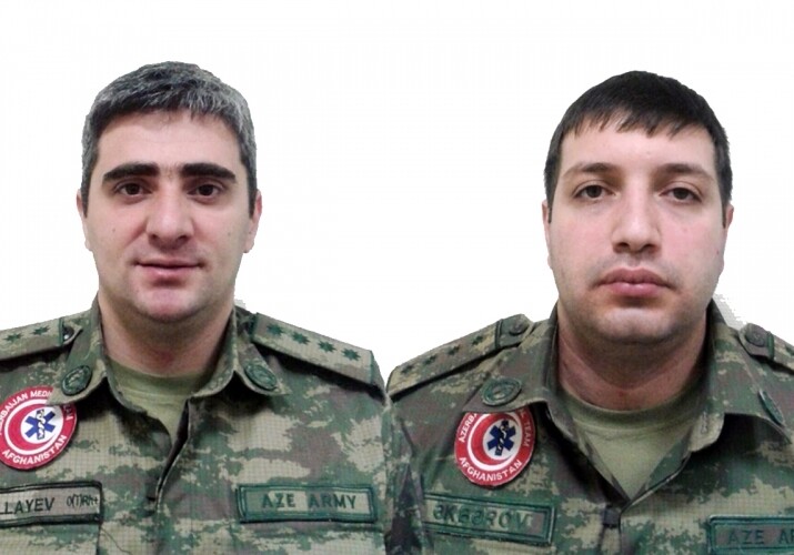 НАТО наградила азербайджанских офицеров за помощь пострадавшим от теракта в Афганистане (Фото)