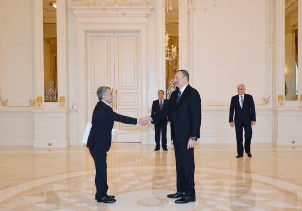 Ильхам Алиев принял новоназначенного посла Алжира в Азербайджане