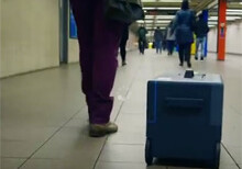 Создан «умный чемодан», который сам ездит за владельцем (Видео)
