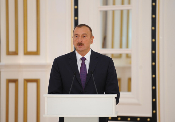 Ильхам Алиев: «Информация о том, что Азербайджан просит помощи у иностранных финансовых структур, не что иное, как ложь»
