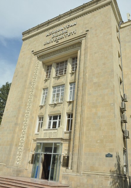 Повысилась зарплата сотрудников Азербайджанского университета языков
