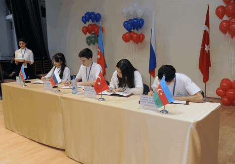 Подписано Соглашение о побратимстве между школами Азербайджана, России и Турции (Фото)