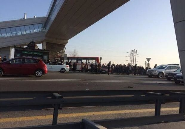 Тяжелое ДТП на трассе Баку – аэропорт, есть пострадавшие (Фото-Видео)
