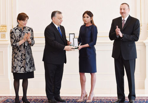 Первая леди Азербайджана награждена высшим орденом Венгрии