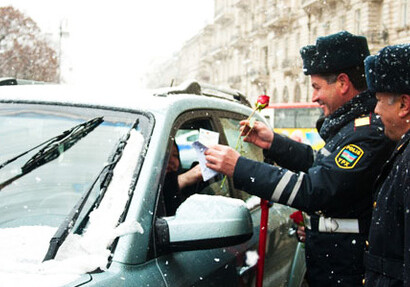8 Марта Дорожная полиция поздравит женщин-водителей