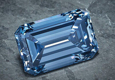 Редкий голубой бриллиант выставлен на торги за 45 млн долларов