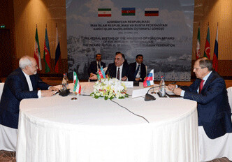 Главы МИД  Азербайджана, России и Ирана проводят встречу в Баку (Обновлено)