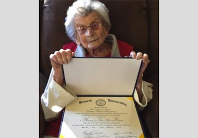 102-летняя американка закончила университет через 60 лет после поступления