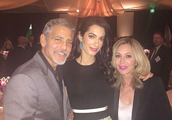 Джордж и Амаль Клуни организовали в поддержку Хиллари Клинтон ужин с билетами по $33 тыс.