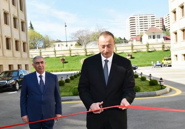Ильхам Алиев открыл новое административное здание ОАО «Азеравтойол» (Фото)