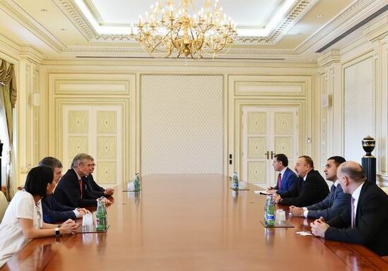 Ильхам Алиев принял президента Ассоциации друзей Азербайджана во Франции