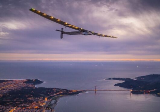 Самолет на солнечных батареях завершает кругосветный полет