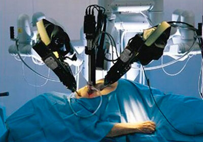 В США создан первый в мире робот-хирург