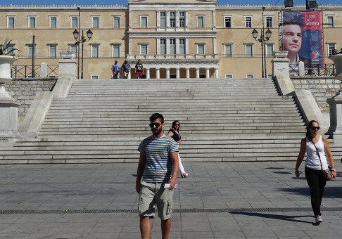 Парламент Греции принял пенсионную реформу, несмотря на протесты
