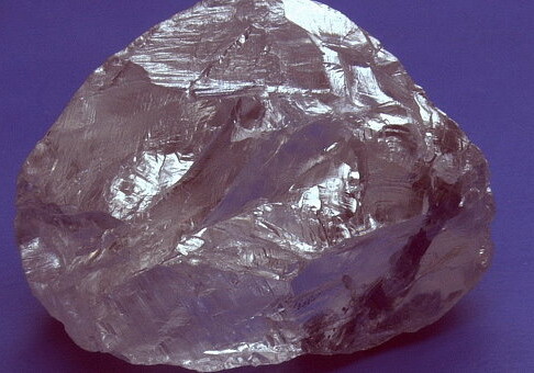 Алмаз, проданный компании из ОАЭ за $63 млн, стал самым дорогим в мире