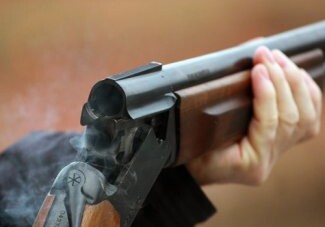 В Баку мужчина застрелился из ружья